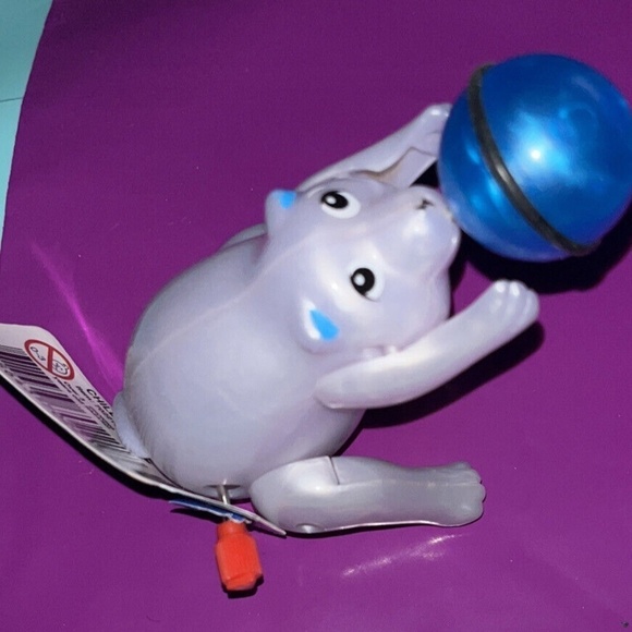 Z Wind-Ups Chilly Performing Polar Bear Windup Toy - Picture 6 of 6